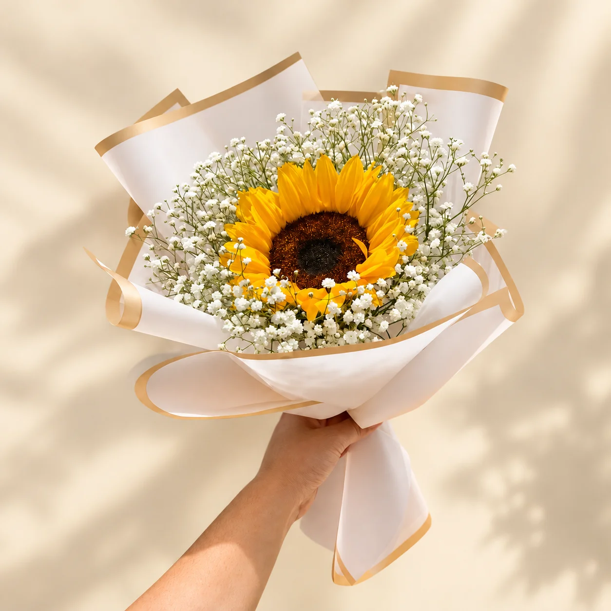 Rayito de Sol - 1 girasol con paniculata en papel blanco con borde dorado