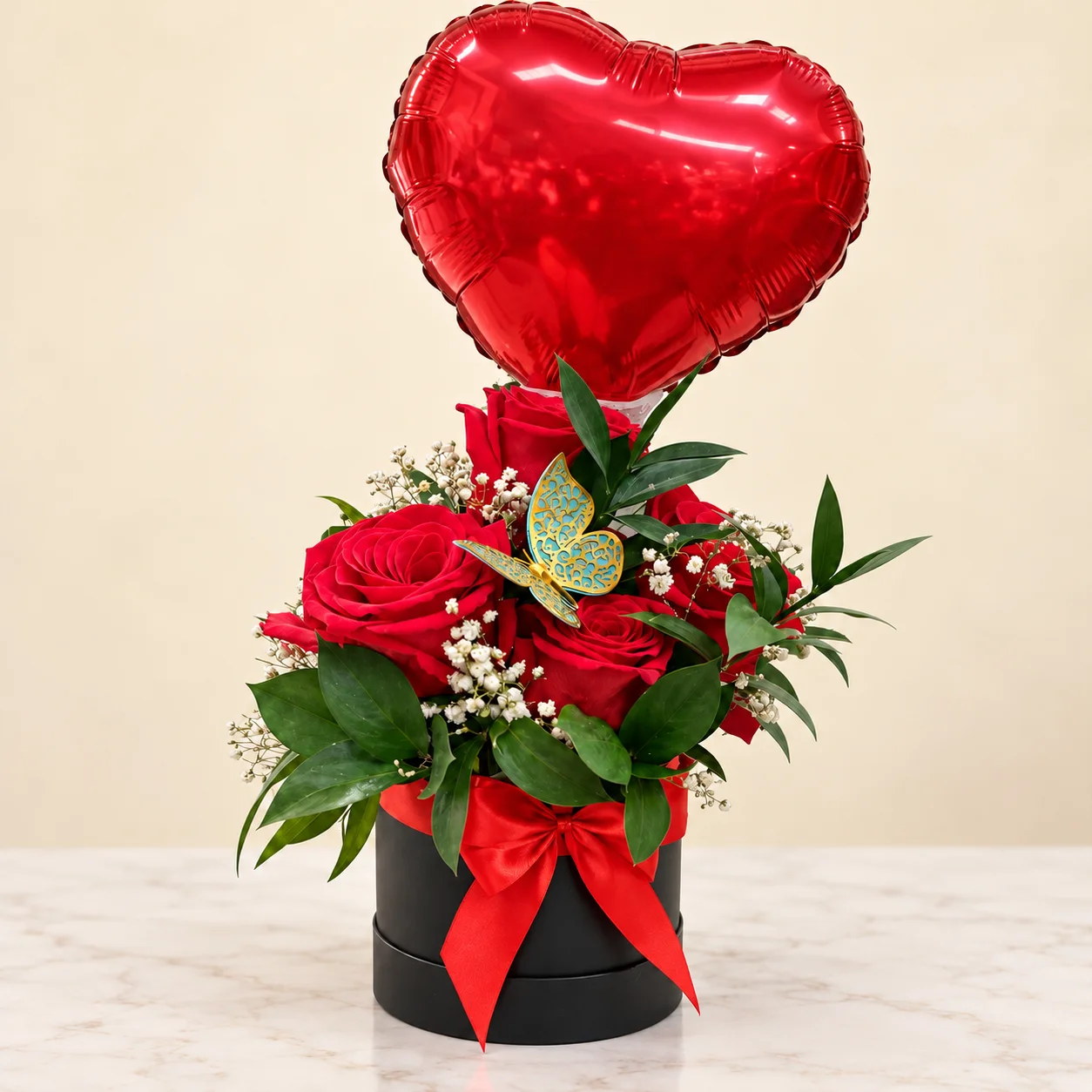 Box Corazón - Box con 5 rosas rojas y globo de corazón