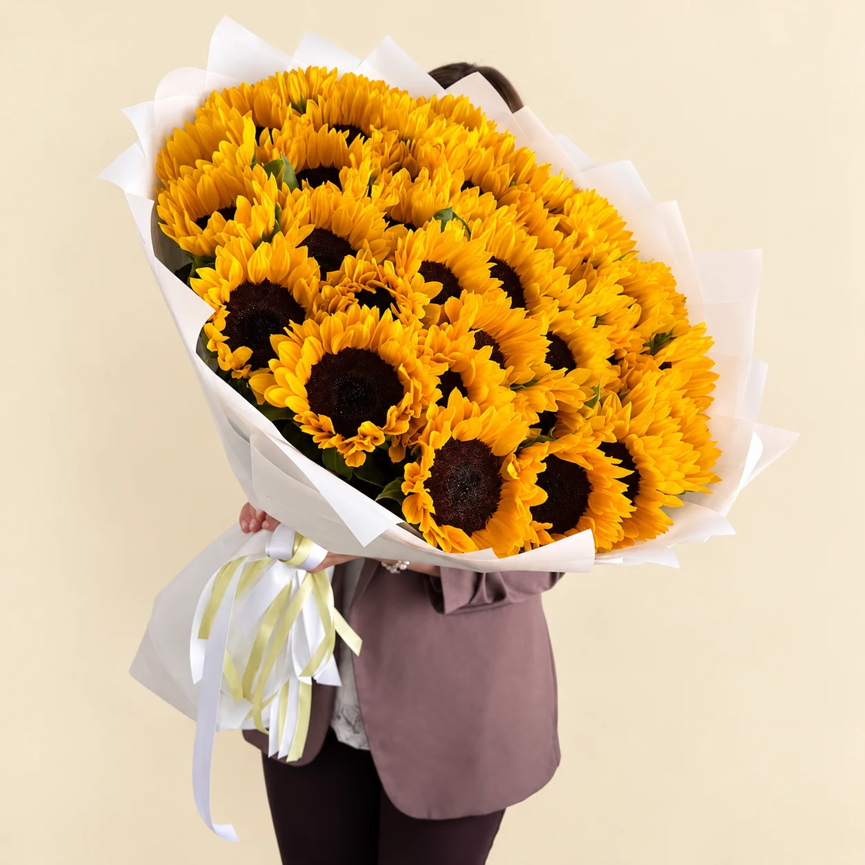 Campo de Girasoles - Gran ramo de girasoles en papel blanco con cintas